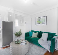 Art Deco Nook Around The Corner From Oxford St - Accommodation Newcastle