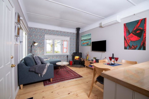 Artisan Retreat - Accommodation Newcastle 1