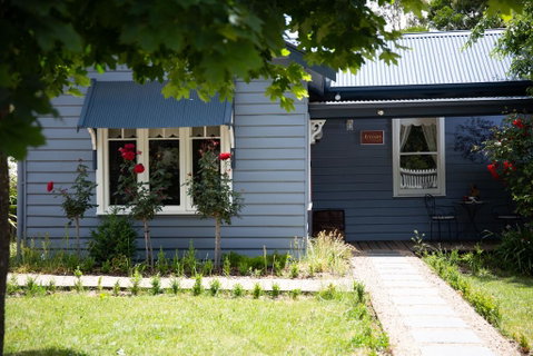 Artisan Retreat - Accommodation Newcastle 0
