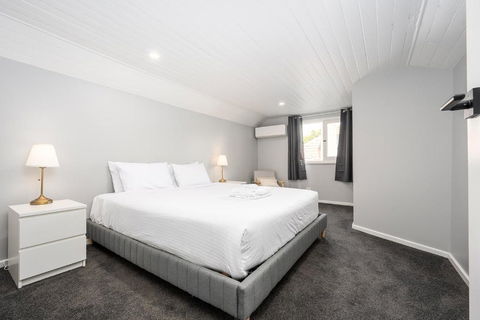 Luxurious House Near Flemington Racecourse - Accommodation Newcastle 3