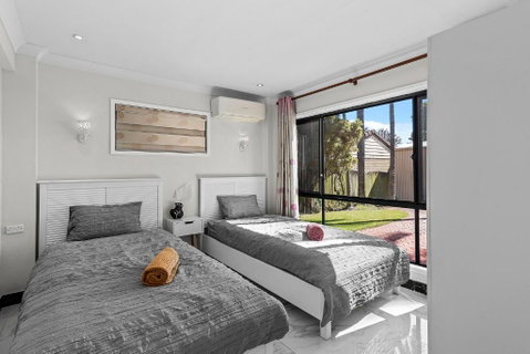 Luxury Living 2B2B In Southern Brisbane Parking - Accommodation Newcastle 3