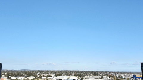 M-city Apartment - Executive Twin King Ensuites - Fully Equipped - Free Parking, Fast Wifi, Smart TV, Netflix, Complementary Drinks & Amenities - M-city Shopping Centre Clayton 3168 - Accommodation Newcastle 1