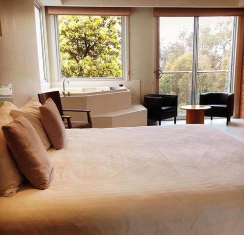 Macedon Ranges Hotel & Spa - Accommodation Newcastle 2