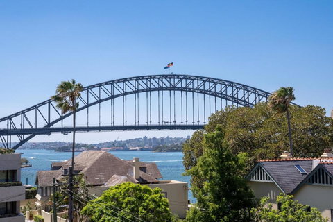 Magical Sydney Escape With Harbour Views & Parking - Accommodation Newcastle 0