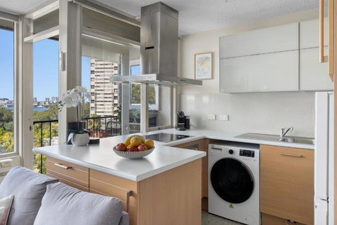 Magical Sydney Escape With Harbour Views & Parking - Accommodation Newcastle 3