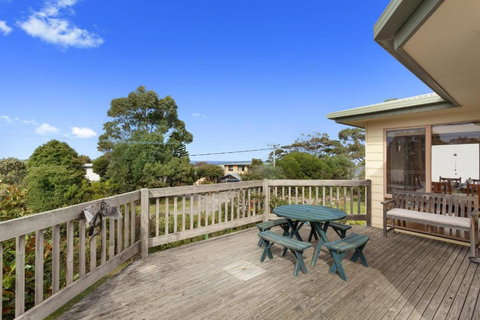 Magnolia - Accommodation Newcastle 0