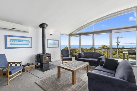 Magnum - Accommodation Newcastle 0