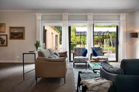 Maison 24 - Accommodation Newcastle 1