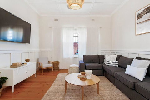 Maison La Plage Brighton - Accommodation Newcastle 3