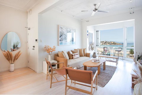 Majestic Beachfront - Accommodation Newcastle 1