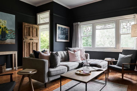 Makers Cottages - Accommodation Newcastle 0