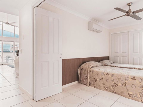 Malibu Apartments Unit 1 And 2 - 5 Oak Street - Accommodation Newcastle 3