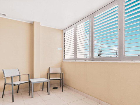 Malibu Apartments Unit 1 And 2 - 5 Oak Street - Accommodation Newcastle 2