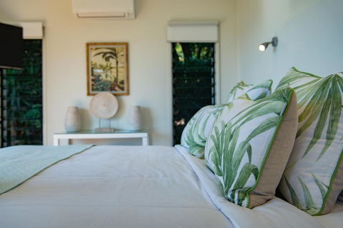 MANDALAY ESCAPE, SECLUSION & SERENITY WITH A POOL - Accommodation Newcastle 2