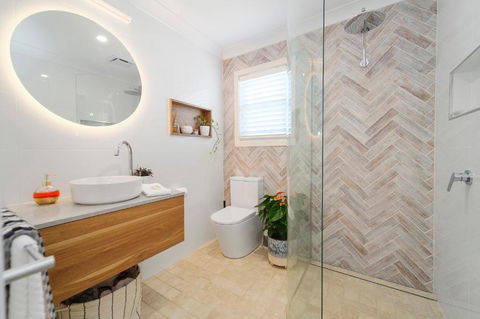 Marche Home Stay, Immaculate Presentation, Private & Relaxing - Accommodation Newcastle 3