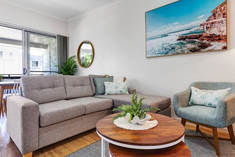 MARJ12- Stylish And Spacious - Accommodation Newcastle 0