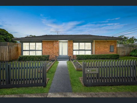 Meadow View Cottage - Accommodation Newcastle 0