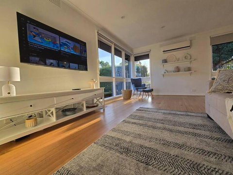 Meadow View Cottage - Accommodation Newcastle 3