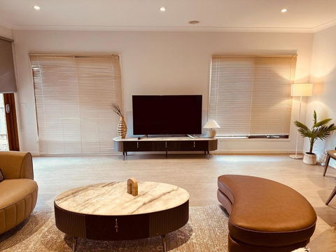 MEL-Point Cook Elegant Four-Bedroom House - Accommodation Newcastle 0
