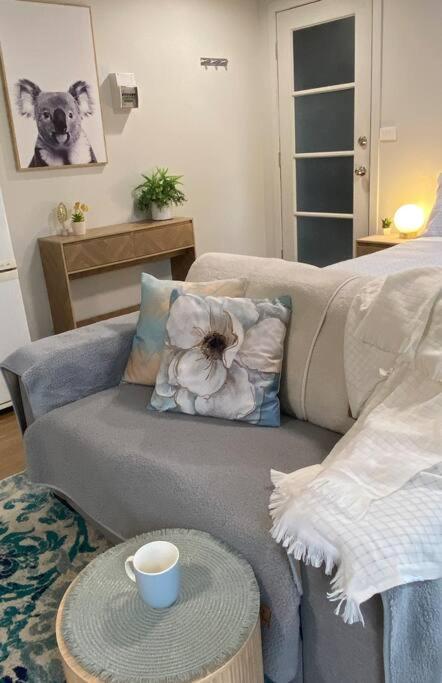 MEPLE, Tiny Home, Pets, Walk2Food, WiFi, Bfast, - Accommodation Newcastle 2