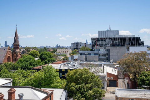 Modern 2B Apartment With City Views - Accommodation Newcastle 0