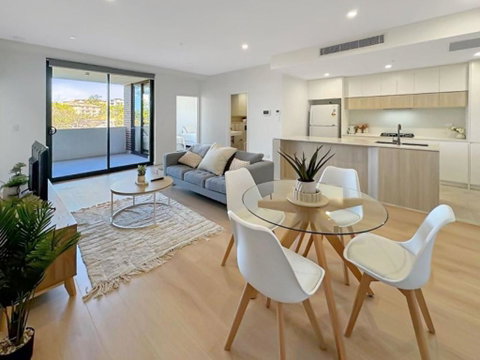 Modern 2BR Suite With Balcony & Parking Near Airport - Accommodation Newcastle 0