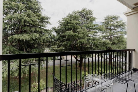 Modern Apartment In The Heart Of Canberra - Accommodation Newcastle 1