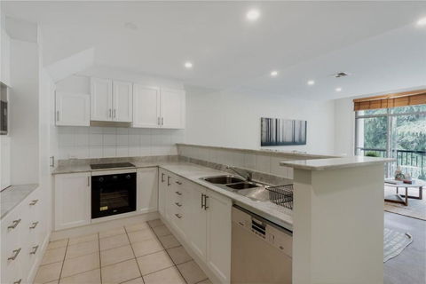 Modern Apartment In The Heart Of Canberra - Accommodation Newcastle 3