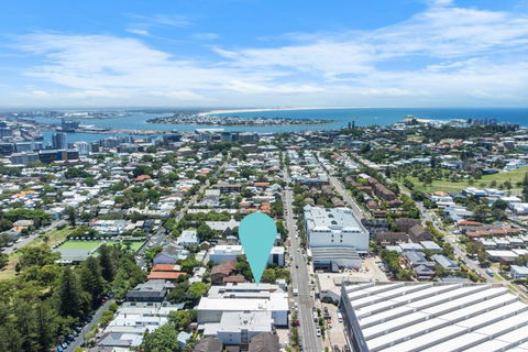 Modern City Living In The Heart Of Cooks Hill - Accommodation Newcastle 3