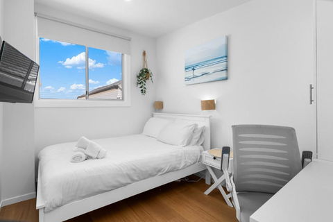 Modern Character Filled Cottage - Accommodation Newcastle 3