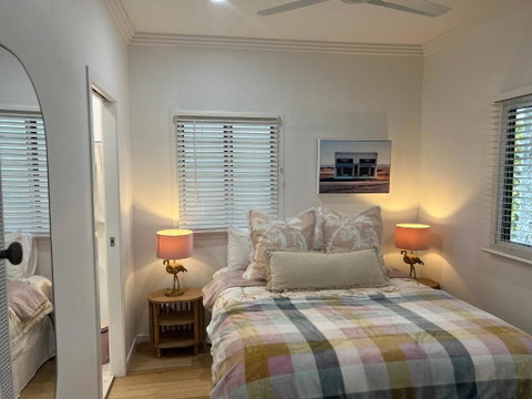 Modern Pool Oasis & Seaside Abode - Accommodation Newcastle 1