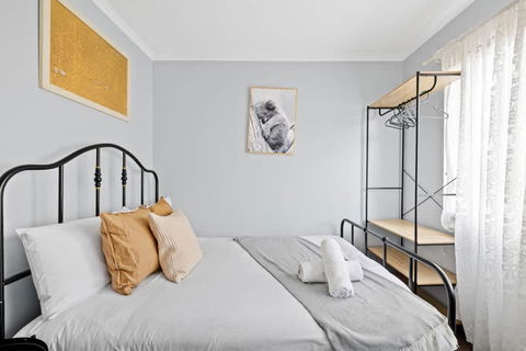 Modern Private Double Room - Central Spot At Liverpool - Shared Bathroom - Accommodation Newcastle 2