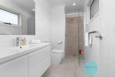 Modern Townhouse In The Heart Of Adamstown - Accommodation Newcastle 2