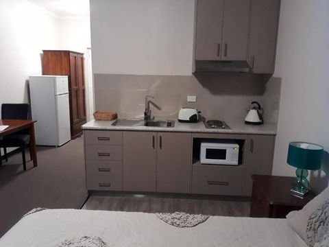 Moe Motor Inn - Contactless 24 Hour Checkinn Available - Accommodation Newcastle 3