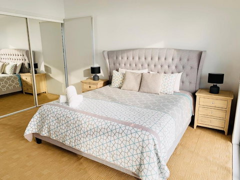 Moreton Magnificent Views - Accommodation Newcastle 1