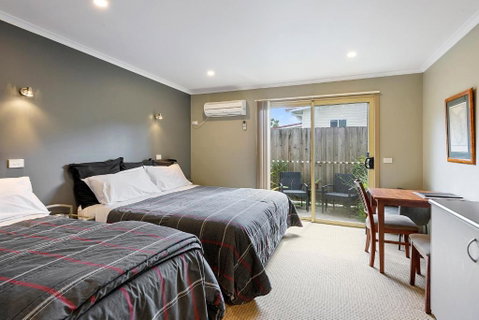 Motel Strahan - Accommodation Newcastle 0