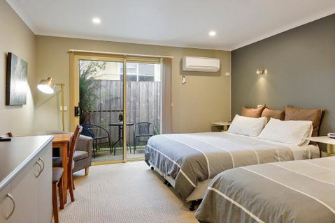 Motel Strahan - Accommodation Newcastle 2