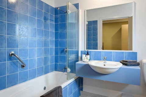 Motel Strahan - Accommodation Newcastle 3