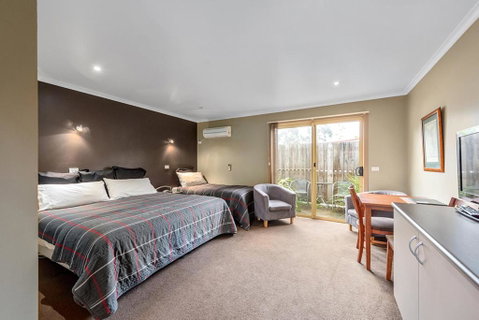 Motel Strahan - Accommodation Newcastle 1
