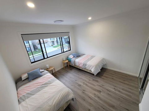New 5 Bedroom House In Rousehill - Accommodation Newcastle 3