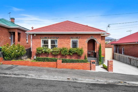 New Town Bungalow - A Leafy Family Haven - Accommodation Newcastle 1