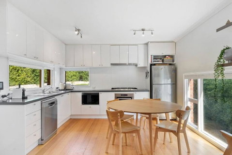 New Town Bungalow - A Leafy Family Haven - Accommodation Newcastle 2
