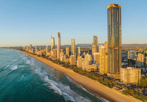 Newly Furnished Spacious 3BR Townhouse At GC - Accommodation Newcastle 3