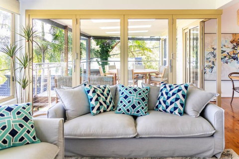 Newly Renovated 4 Bedroom Home In Newport With Pittwater Views - Accommodation Newcastle 3