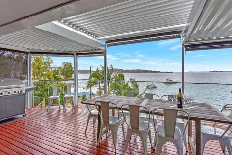 New Property Shimmer Shores Absolute Waterfront Retreat At Fishing Point, Lake Macquarie - Accommodation Newcastle 2