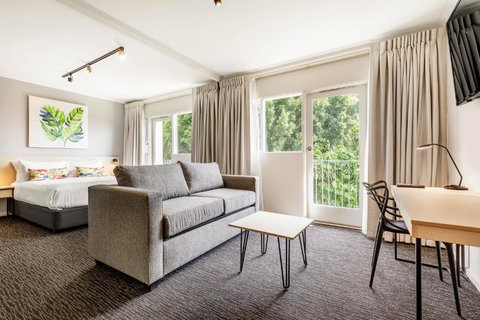 Nightcap At Findon Hotel - Accommodation Newcastle 2