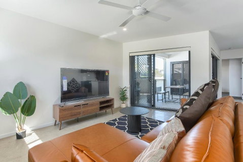 Newly Spacious Top Floor Good View Apartment - Accommodation Newcastle 1