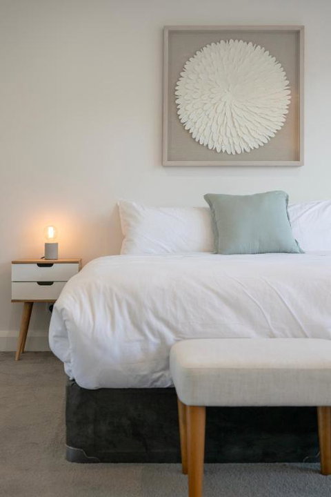 Newsom House - Stylish & Elegant Home With 4 King Beds - Accommodation Newcastle 0