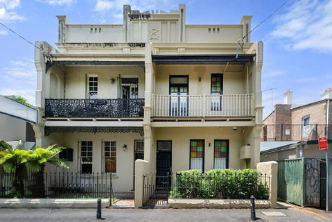 Newtown Nest - Chic Terrace Living Off King Street - Accommodation Newcastle 3