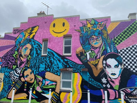 Newtown Vibes With Pool & Parking - Accommodation Newcastle 2